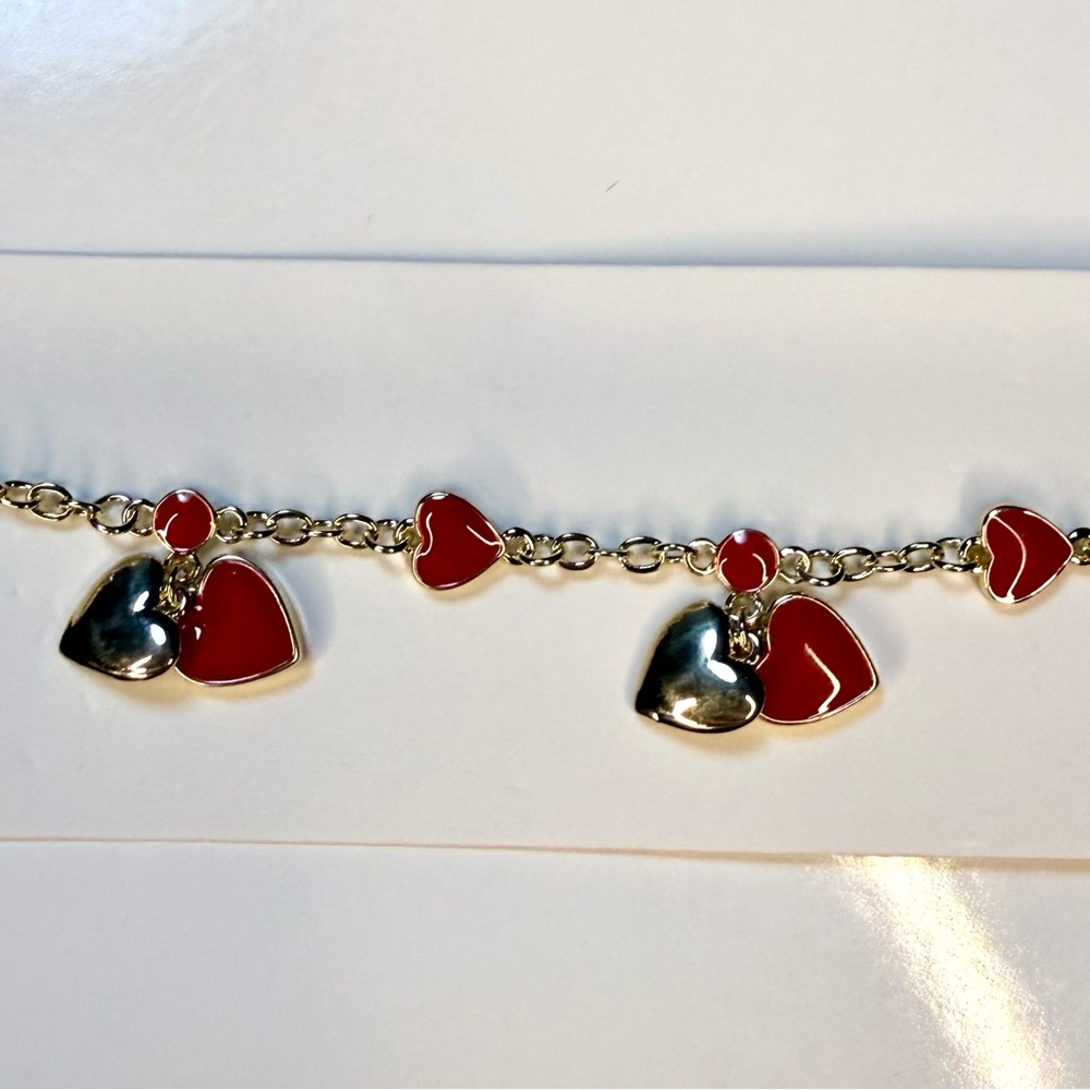 🧚🏻‍♀️ Charming Red and Silver Heart Bracelet ❤️